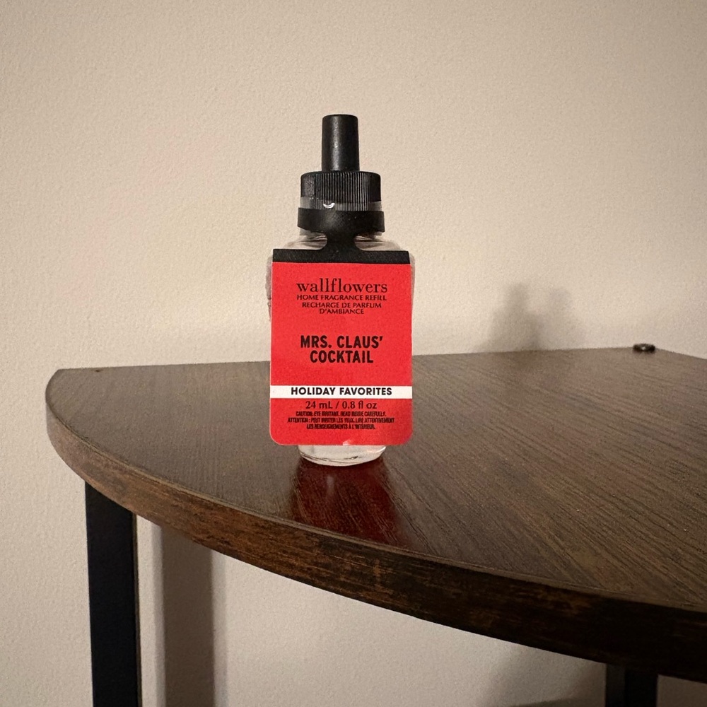Bath & Body Works Mrs Claus’ Cocktail Wallflower Refill